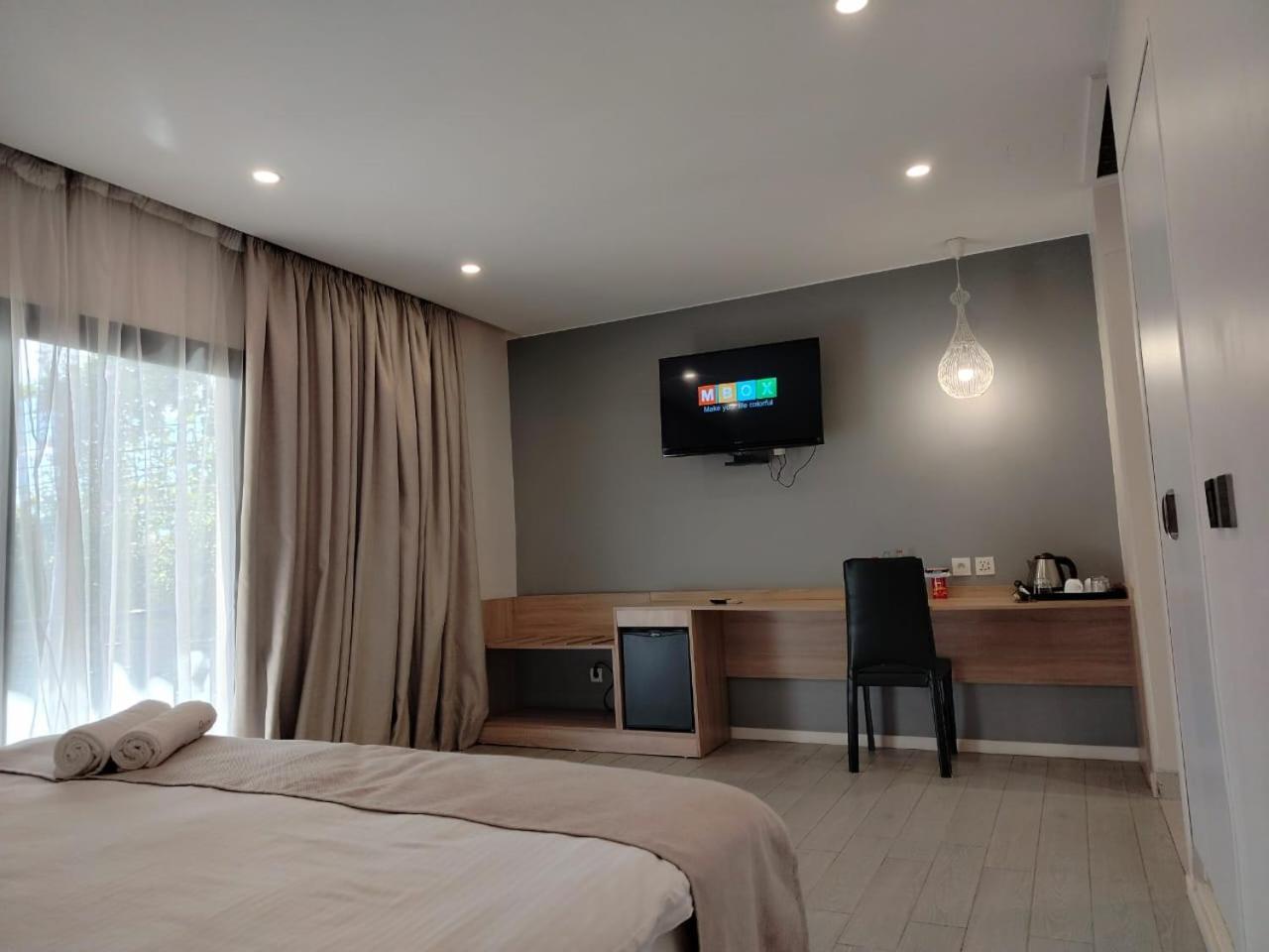 Flora Hotel Ivato International Airport Tananarive Extérieur photo