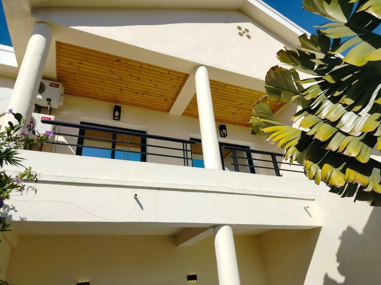 Flora Hotel Ivato International Airport Tananarive Extérieur photo